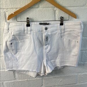 Torrid Feel the fit White High-Rise 5 inch Optic Jean Shorts size 18